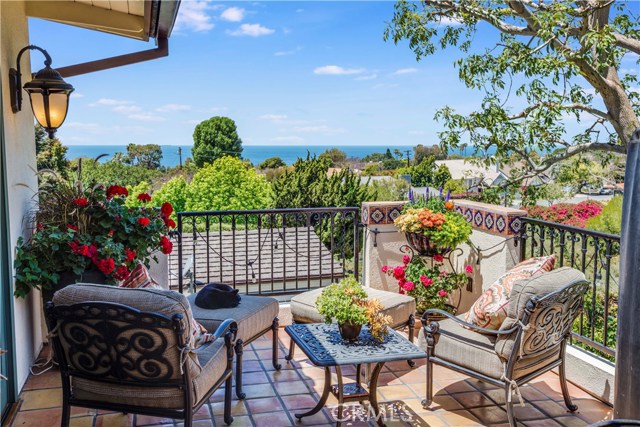 1017 Via Fortuna, Palos Verdes Estates, California 90274, 4 Bedrooms Bedrooms, ,3 BathroomsBathrooms,Residential,Sold,Via Fortuna,PV18120326