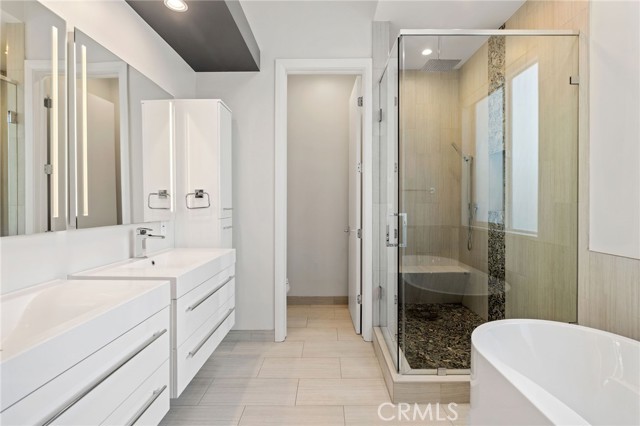 2013 Voorhees Avenue, Redondo Beach, California 90278, 4 Bedrooms Bedrooms, ,3 BathroomsBathrooms,Residential,Sold,Voorhees,SB21088037