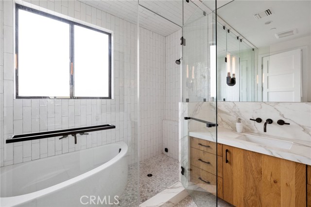 535 Avenue B, Redondo Beach, California 90277, 4 Bedrooms Bedrooms, ,3 BathroomsBathrooms,Residential,Sold,Avenue B,SB20169921