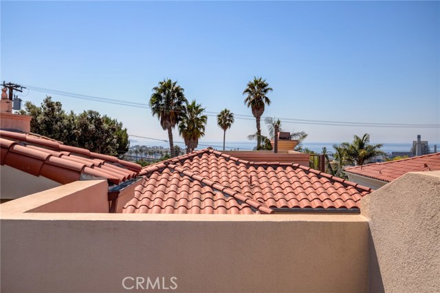 716 Lucia Avenue, Redondo Beach, California 90277, 3 Bedrooms Bedrooms, ,2 BathroomsBathrooms,Residential,Sold,Lucia,PV20207865