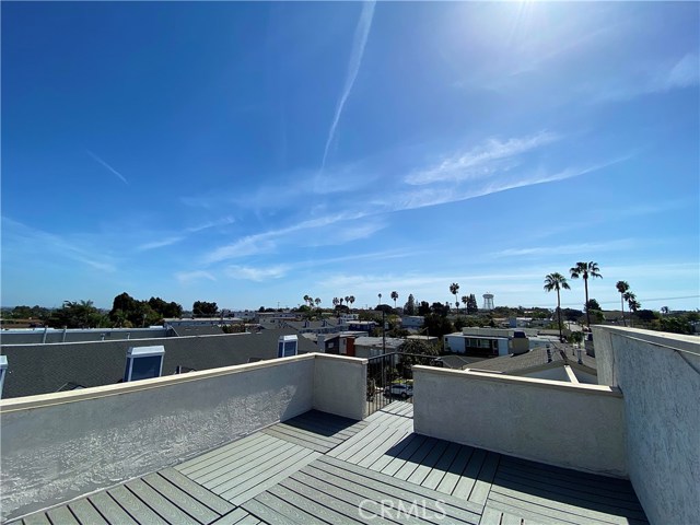 1401 12th Street, Manhattan Beach, California 90266, 3 Bedrooms Bedrooms, ,2 BathroomsBathrooms,Residential,Sold,12th,SB20043052