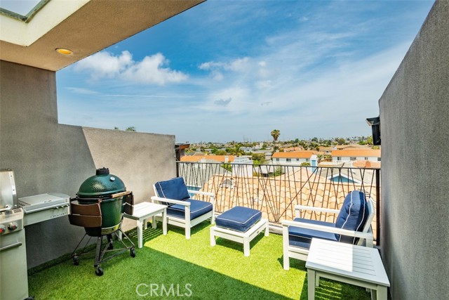 City, neighborhood and mountain views and even SoFi stadium from the mezzanine level deck