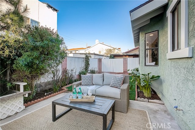 2215 Huntington Lane, Redondo Beach, California 90278, 3 Bedrooms Bedrooms, ,2 BathroomsBathrooms,Residential,Sold,Huntington,PW21010737