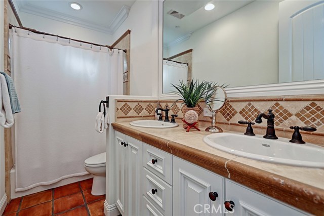 1547 Steinhart Avenue, Redondo Beach, California 90278, 3 Bedrooms Bedrooms, ,2 BathroomsBathrooms,Residential,Sold,Steinhart,SB17266436