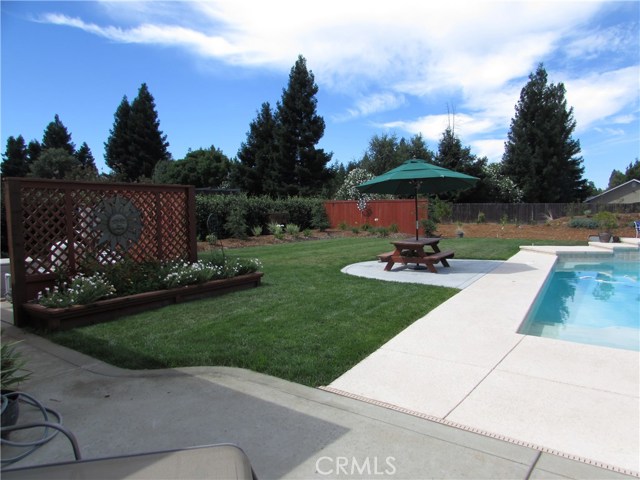 Beautiful yard and plenty of room for fun outdoor entertainment.