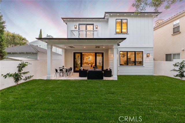 2400 John Street, Manhattan Beach, California 90266, 5 Bedrooms Bedrooms, ,2 BathroomsBathrooms,Residential,Sold,John,SB19208383