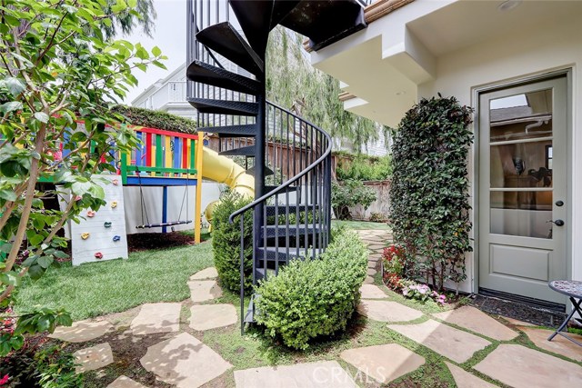 2615 Laurel Avenue, Manhattan Beach, California 90266, 5 Bedrooms Bedrooms, ,3 BathroomsBathrooms,Residential,Sold,Laurel,SB20122335