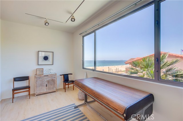 2522 The Strand, Manhattan Beach, California 90266, 3 Bedrooms Bedrooms, ,2 BathroomsBathrooms,Residential,Sold,The Strand,SB19094440