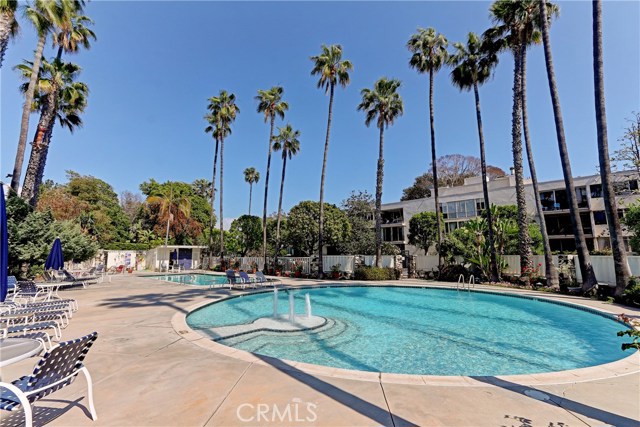 1 Bed Home for Sale in Los Angeles, California