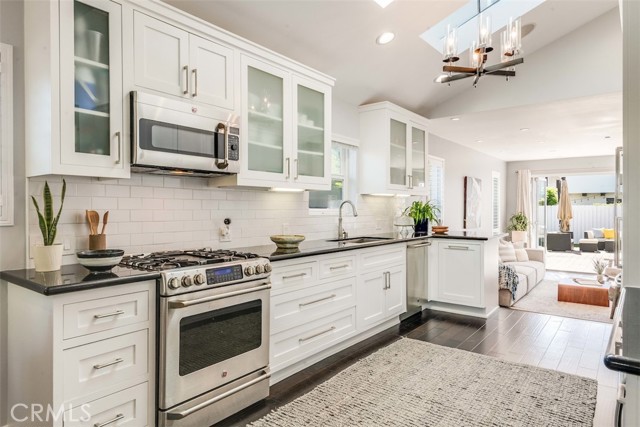 2305 Oak Avenue, Manhattan Beach, California 90266, 3 Bedrooms Bedrooms, ,2 BathroomsBathrooms,Residential,Sold,Oak,PW21077837