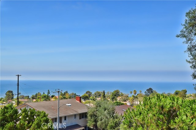 28731 Trailriders Drive, Rancho Palos Verdes, California 90275, 4 Bedrooms Bedrooms, ,1 BathroomBathrooms,Residential,Sold,Trailriders,PV17192557