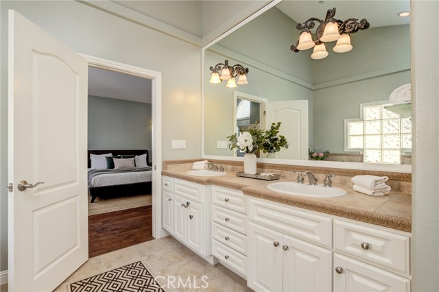 228 Juanita Avenue, Redondo Beach, California 90277, 4 Bedrooms Bedrooms, ,2 BathroomsBathrooms,Residential,Sold,Juanita,SB20139705