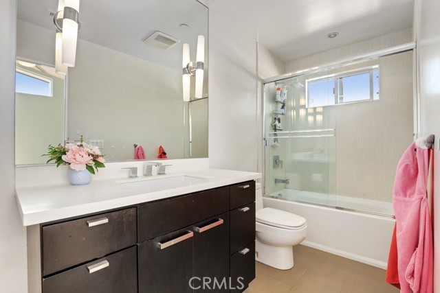 720 Rosecrans Avenue, Manhattan Beach, California 90266, 4 Bedrooms Bedrooms, ,3 BathroomsBathrooms,Residential,Sold,Rosecrans,PW21110961