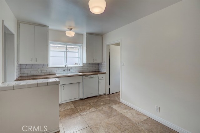 1039 8th Street, Hermosa Beach, California 90254, 2 Bedrooms Bedrooms, ,1 BathroomBathrooms,Residential,Sold,8th,SB18161581