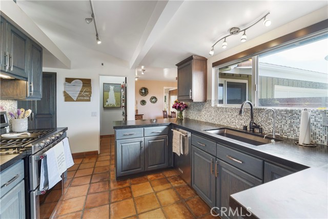 5024 Elmdale Drive, Rolling Hills Estates, California 90274, 4 Bedrooms Bedrooms, ,2 BathroomsBathrooms,Residential,Sold,Elmdale,SB20127601