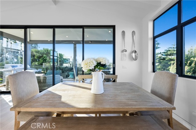 733 12th Street, Manhattan Beach, California 90266, 5 Bedrooms Bedrooms, ,6 BathroomsBathrooms,Residential,Sold,12th,SB21089898