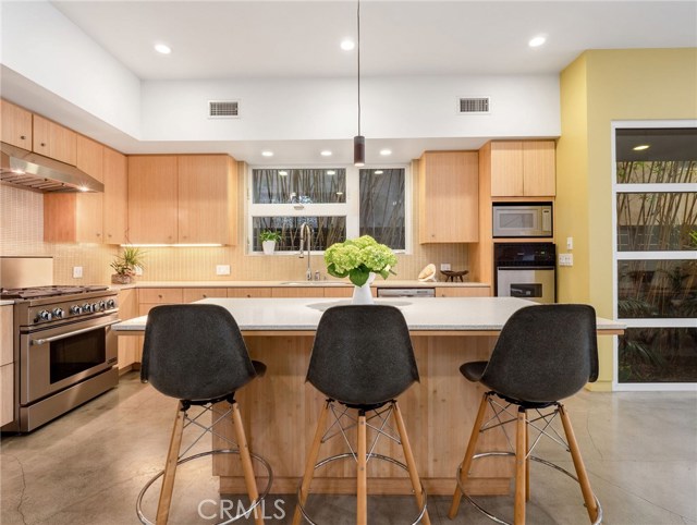 448 31st Street, Manhattan Beach, California 90266, 3 Bedrooms Bedrooms, ,2 BathroomsBathrooms,Residential,Sold,31st,SB20192689