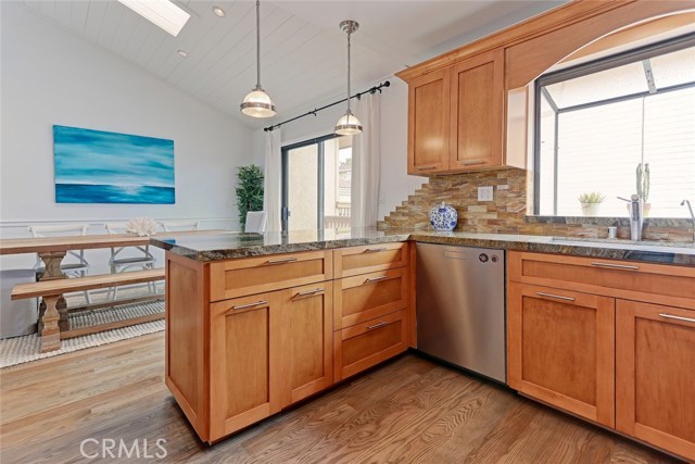 230 Guadalupe Avenue, Redondo Beach, California 90277, 2 Bedrooms Bedrooms, ,1 BathroomBathrooms,Residential,Sold,Guadalupe,SB17248817