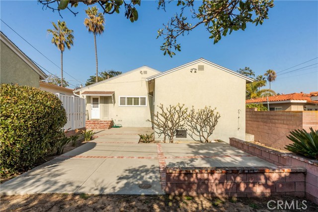 1327 Helberta Avenue, Redondo Beach, California 90277, 3 Bedrooms Bedrooms, ,1 BathroomBathrooms,Residential,Sold,Helberta,SB20260522