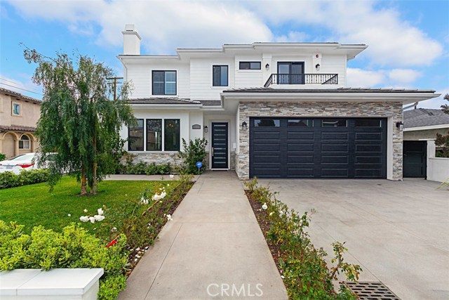 1934 Robinson Street, Redondo Beach, California 90278, 5 Bedrooms Bedrooms, ,4 BathroomsBathrooms,Residential,Sold,Robinson,OC19044344
