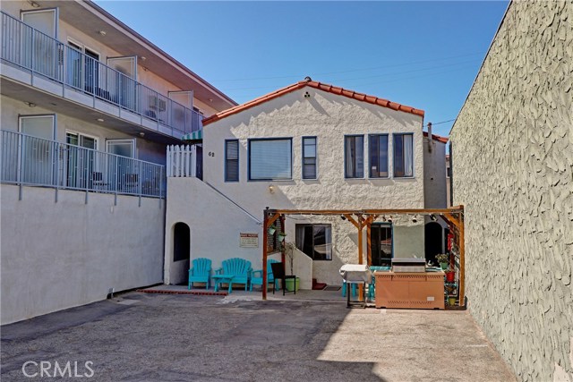 64 15th Court, Hermosa Beach, California 90254, ,Residential Income,Sold,15th,SB18093854