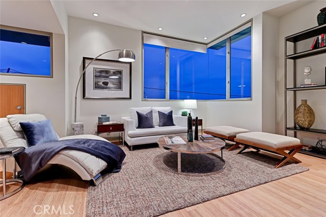 324 17th Street, Manhattan Beach, California 90266, 4 Bedrooms Bedrooms, ,4 BathroomsBathrooms,Residential,Sold,17th,SB17118466