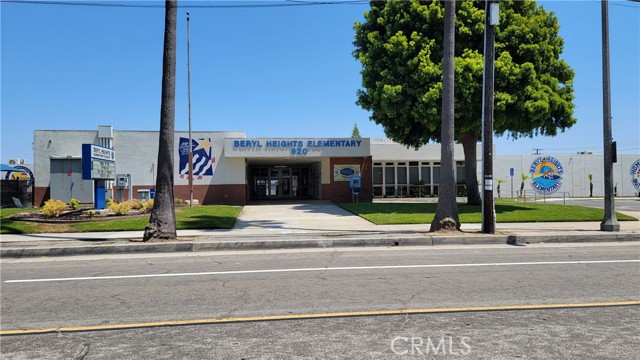 528 Lucia Avenue, Redondo Beach, California 90277, ,Residential Income,Sold,Lucia,SB21140869