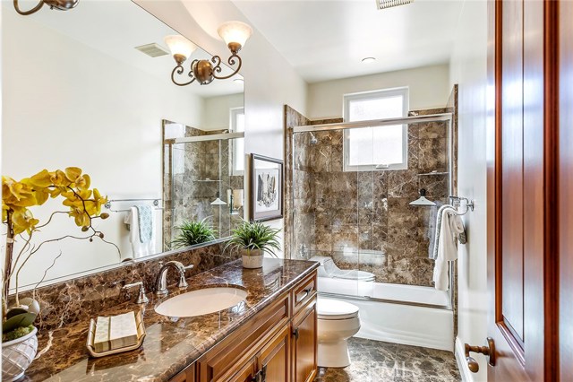 2013 Magnolia Avenue, Manhattan Beach, California 90266, 4 Bedrooms Bedrooms, ,4 BathroomsBathrooms,Residential,Sold,Magnolia,SB18234359