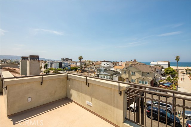 646 Hermosa Avenue, Hermosa Beach, California 90254, 3 Bedrooms Bedrooms, ,2 BathroomsBathrooms,Residential,Sold,Hermosa,SB18146265