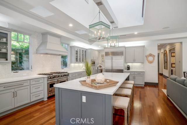 717 31st Street, Manhattan Beach, California 90266, 5 Bedrooms Bedrooms, ,4 BathroomsBathrooms,Residential,Sold,31st,SB20133656