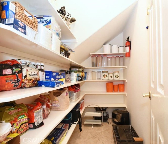 Walk-in Pantry