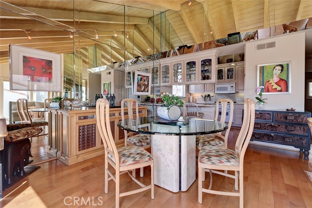 2704 Hermosa Avenue, Hermosa Beach, California 90254, 2 Bedrooms Bedrooms, ,2 BathroomsBathrooms,Residential,Sold,Hermosa,SB19059337