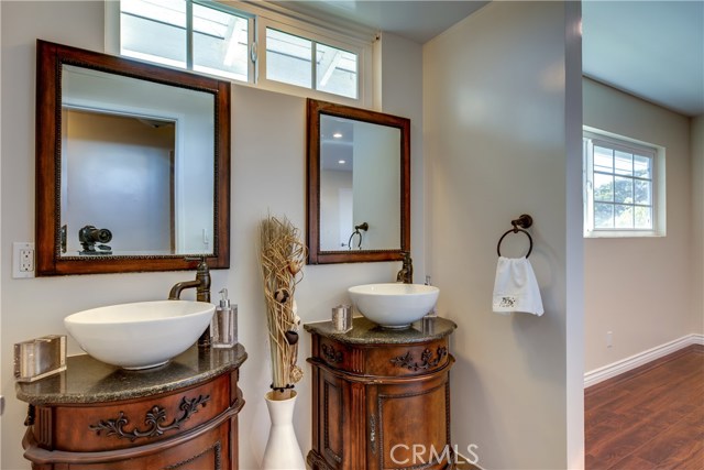 600 Faye Lane, Redondo Beach, California 90277, 5 Bedrooms Bedrooms, ,1 BathroomBathrooms,Residential,Sold,Faye,SB19183101