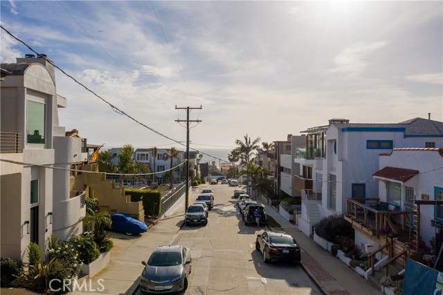 316 26th Street, Hermosa Beach, California 90254, 4 Bedrooms Bedrooms, ,2 BathroomsBathrooms,Residential,Sold,26th,SB21076670