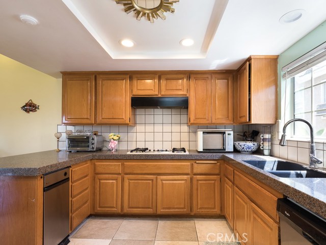 1835 Rockefeller Lane, Redondo Beach, California 90278, 3 Bedrooms Bedrooms, ,2 BathroomsBathrooms,Residential,Sold,Rockefeller,SB18189951