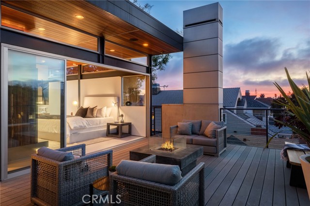 464 34th Street, Manhattan Beach, California 90266, 4 Bedrooms Bedrooms, ,3 BathroomsBathrooms,Residential,Sold,34th,SB21028091
