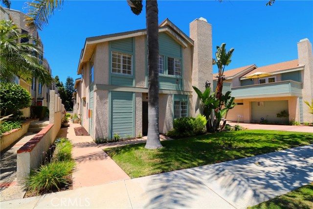 211 Helberta Avenue, Redondo Beach, California 90277, 2 Bedrooms Bedrooms, ,2 BathroomsBathrooms,Residential,Sold,Helberta,RS19118190