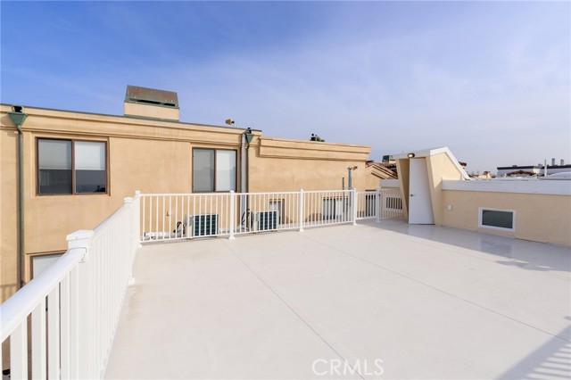 29 6th Street, Hermosa Beach, California 90254, ,Residential Income,Sold,6th,SB21084713