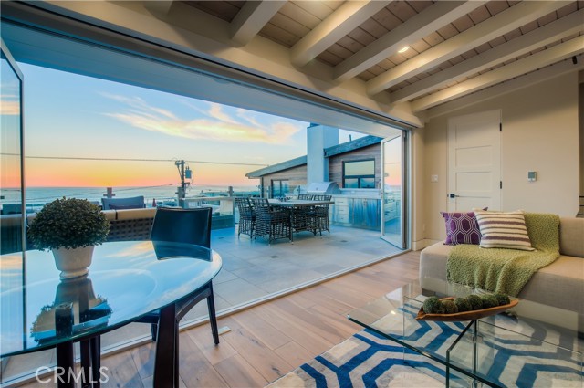 1819 Monterey Boulevard, Hermosa Beach, California 90254, 4 Bedrooms Bedrooms, ,4 BathroomsBathrooms,Residential,Sold,Monterey,SB21046153