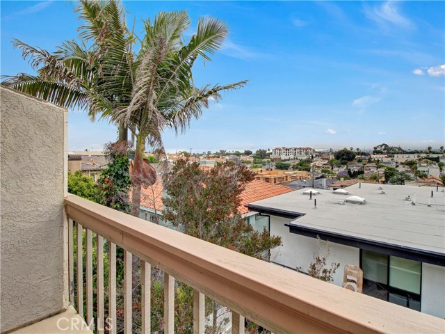 1920 Voorhees Avenue, Redondo Beach, California 90278, 3 Bedrooms Bedrooms, ,3 BathroomsBathrooms,Residential,Sold,Voorhees,SB20104389