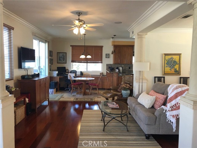 633 3 Street, Hermosa Beach, California 90254, 3 Bedrooms Bedrooms, ,2 BathroomsBathrooms,Residential,Sold,3,SB21074412