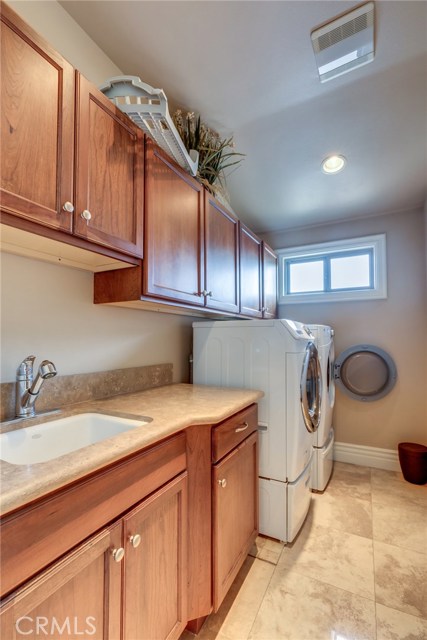 Laundry room with lots of storage, w/d not included