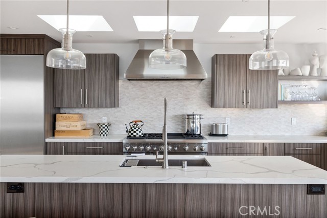 319 34th Place, Manhattan Beach, California 90266, 3 Bedrooms Bedrooms, ,3 BathroomsBathrooms,Residential,Sold,34th,PV21029643
