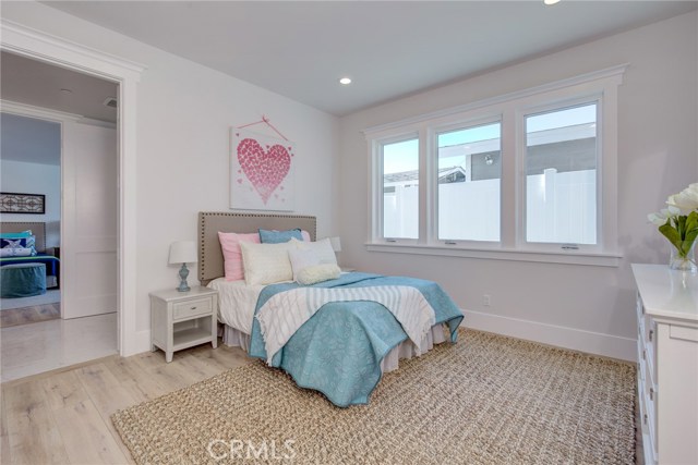 1037 2nd Street, Hermosa Beach, California 90254, 4 Bedrooms Bedrooms, ,3 BathroomsBathrooms,Residential,Sold,2nd,SB19264836