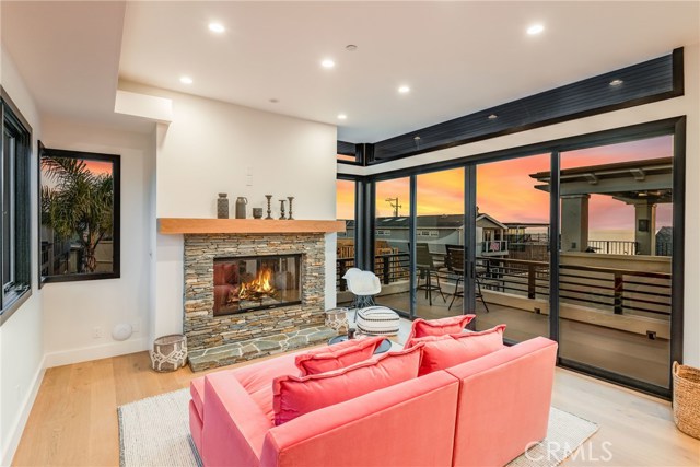 333 18th Street, Manhattan Beach, California 90266, 6 Bedrooms Bedrooms, ,6 BathroomsBathrooms,Residential,Sold,18th,SB20041835