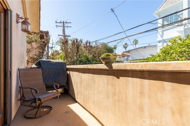 621 Broadway, Redondo Beach, California 90277, 4 Bedrooms Bedrooms, ,2 BathroomsBathrooms,Residential,Sold,Broadway,SB21036343