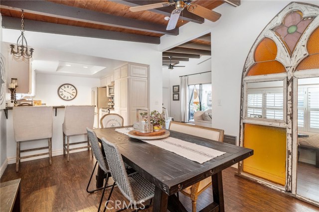 Dining area, breakfast bar, looking towards kitchen