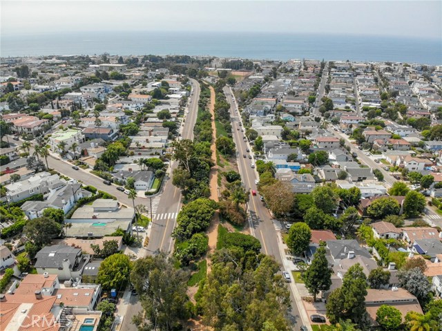 2201 Valley Drive, Manhattan Beach, California 90266, 3 Bedrooms Bedrooms, ,1 BathroomBathrooms,Residential,Sold,Valley,SB20186941