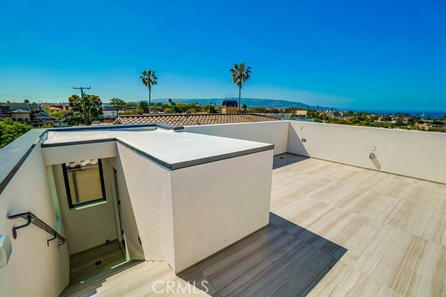 521 Helberta Avenue, Redondo Beach, California 90277, 4 Bedrooms Bedrooms, ,3 BathroomsBathrooms,Residential,Sold,Helberta,SB19088015