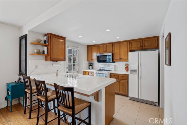 319 Emerald Street, Redondo Beach, California 90277, 2 Bedrooms Bedrooms, ,2 BathroomsBathrooms,Residential,Sold,Emerald,SB21122333